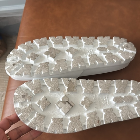 Authentic PRADA Bianco Rubber Pool Slide - Picture 6 of 9